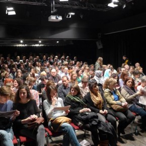 Das gefüllte TAK am Sonntag vor der Filmvorstellung. Foto: Moritz Pankok.