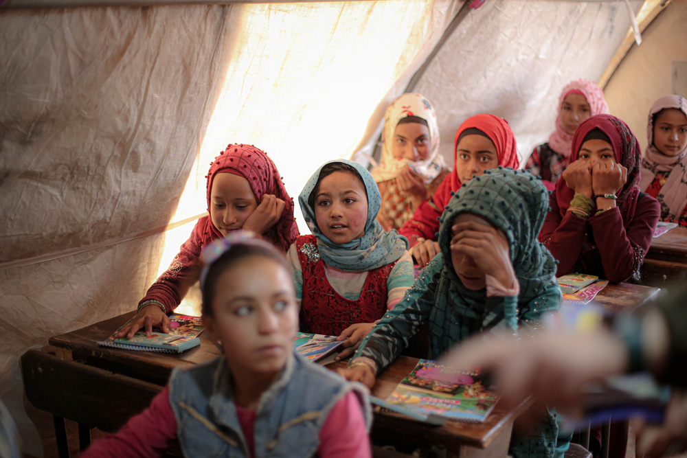 Unterricht in der Zeltschule im Flüchtlingslager